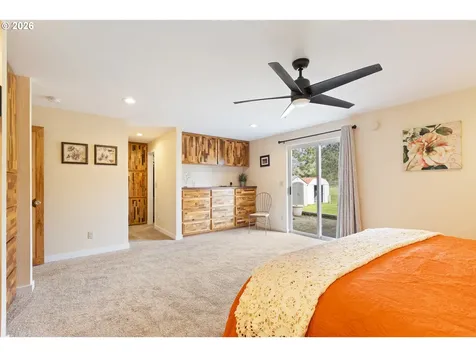 2164 SE Douglas Avenue Roseburg OR 97470