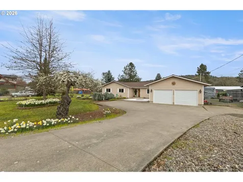 2164 SE Douglas Avenue Roseburg OR 97470