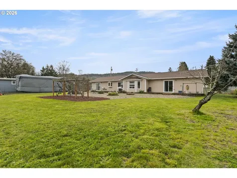 2164 SE Douglas Avenue Roseburg OR 97470
