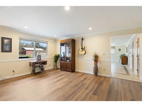 2164 SE Douglas Avenue Roseburg OR 97470