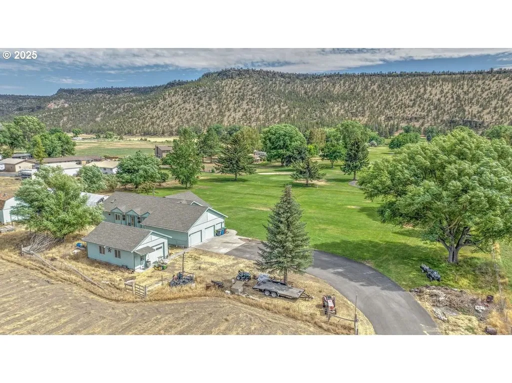7208 NE Ochoco Highway Prineville OR 97754