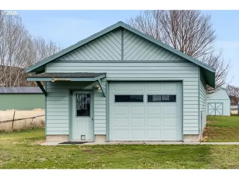 7208 NE Ochoco Highway Prineville OR 97754