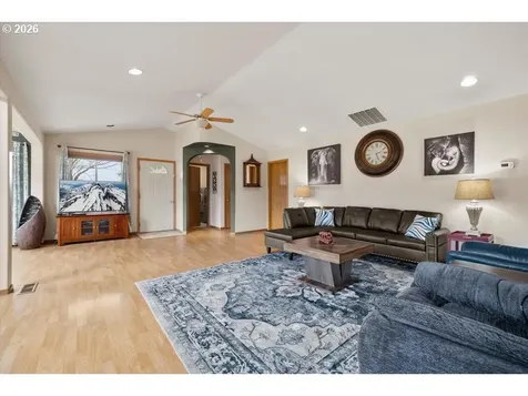 7208 NE Ochoco Highway Prineville OR 97754
