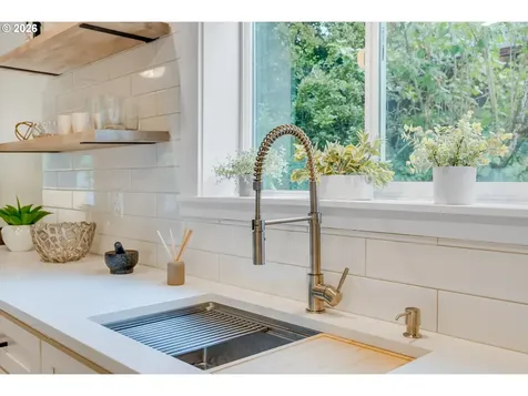 446 NE Cook Street Portland OR 97212