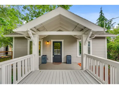 446 NE Cook Street Portland OR 97212