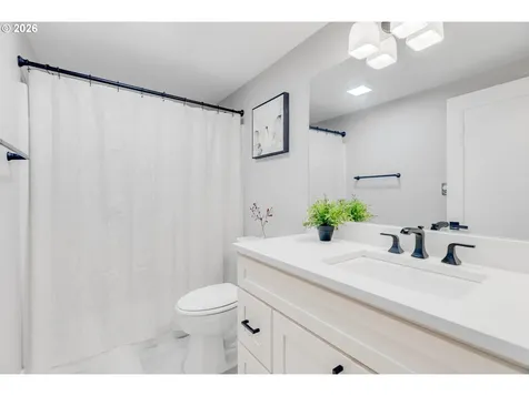 446 NE Cook Street Portland OR 97212
