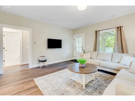 446 NE Cook Street Portland OR 97212