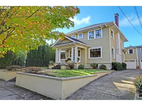 2704 NE Hamblet Street Portland OR 97212