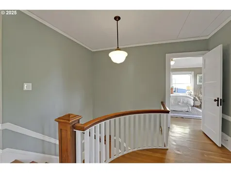 2704 NE Hamblet Street Portland OR 97212