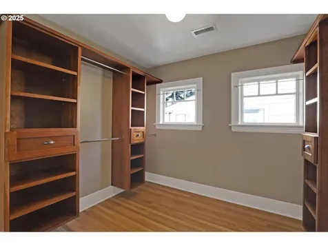 2704 NE Hamblet Street Portland OR 97212