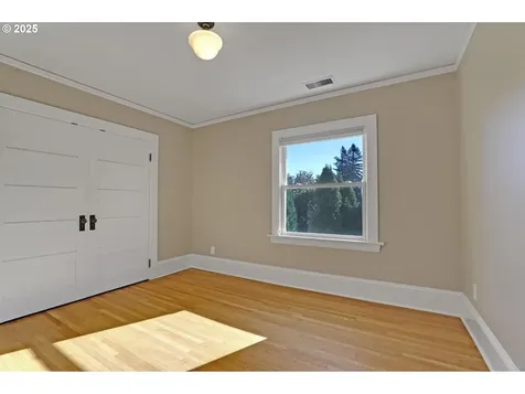 2704 NE Hamblet Street Portland OR 97212
