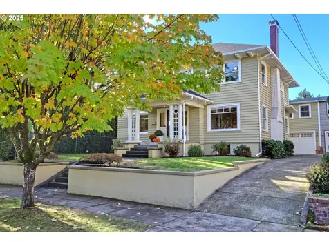 2704 NE Hamblet Street Portland OR 97212