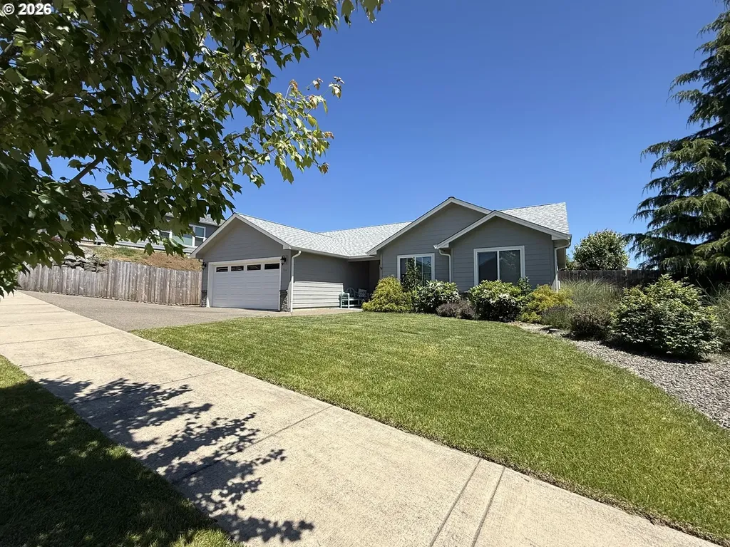 784 Pebble Crk Street Sutherlin OR 97479