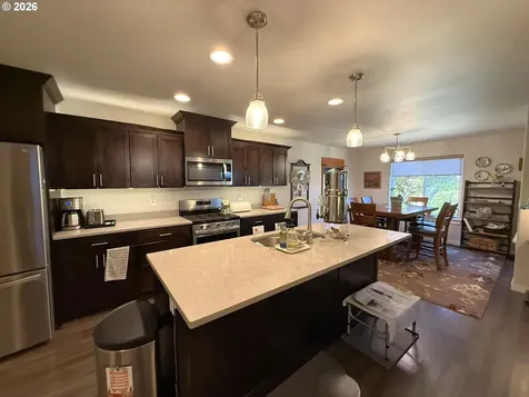 784 Pebble Crk Street Sutherlin OR 97479