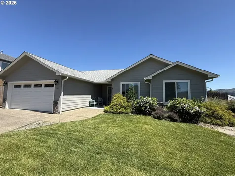 784 Pebble Crk Street Sutherlin OR 97479