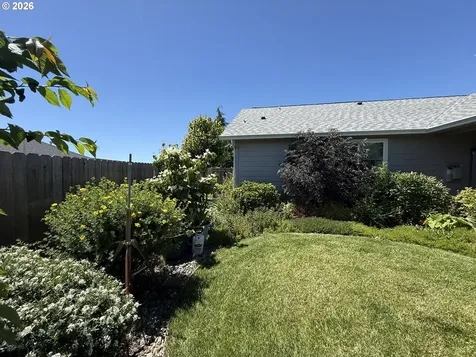 784 Pebble Crk Street Sutherlin OR 97479