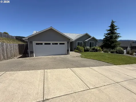 784 Pebble Crk Street Sutherlin OR 97479