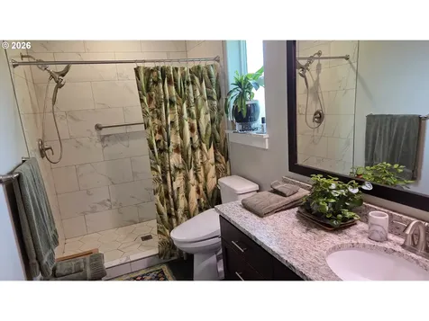 784 Pebble Crk Street Sutherlin OR 97479