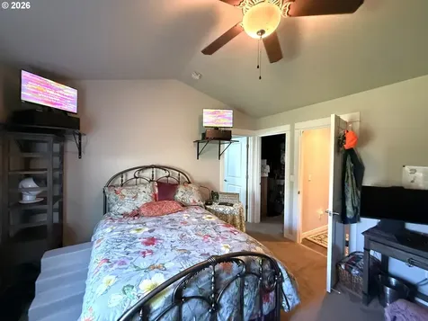 784 Pebble Crk Street Sutherlin OR 97479