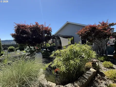 784 Pebble Crk Street Sutherlin OR 97479