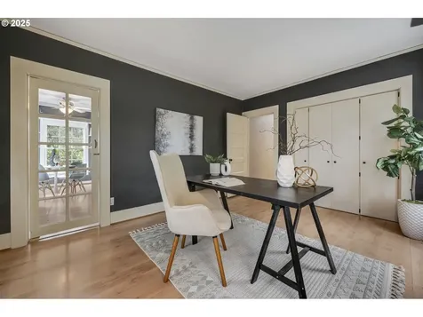 7862 SW 27th Avenue Portland OR 97219