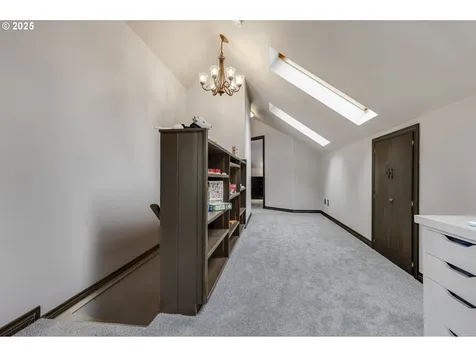 7862 SW 27th Avenue Portland OR 97219