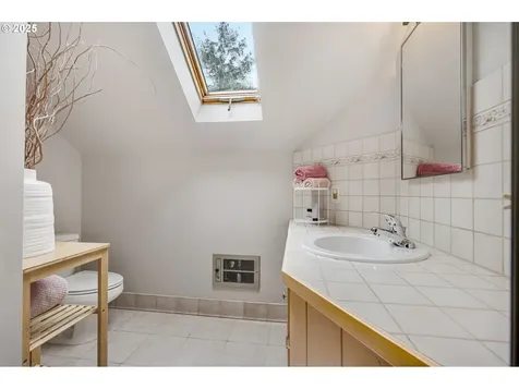 7862 SW 27th Avenue Portland OR 97219