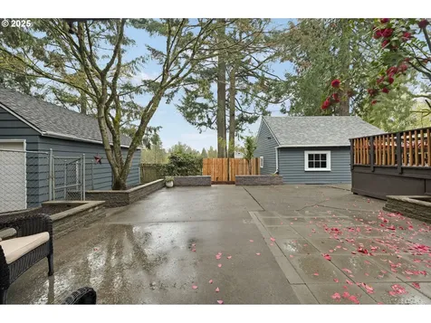 7862 SW 27th Avenue Portland OR 97219