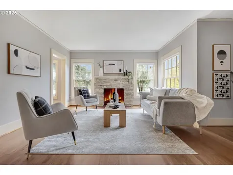 7862 SW 27th Avenue Portland OR 97219