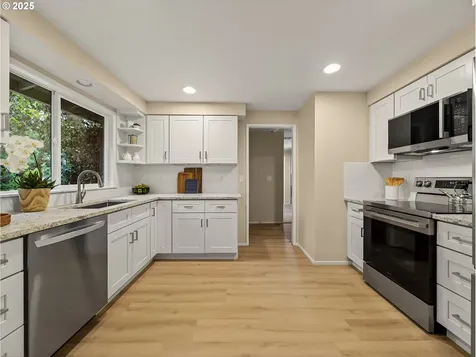 12945 SW Hackamore Court Beaverton OR 97008