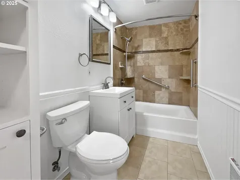 2610 NW Madrona Street Vancouver WA 98665