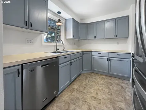 2610 NW Madrona Street Vancouver WA 98665
