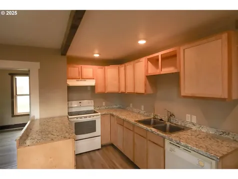 117 N Marple Street Coos Bay OR 97420