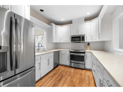 1915 NW Yorkshire Lane Portland OR 97229
