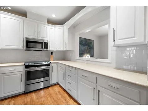 1915 NW Yorkshire Lane Portland OR 97229
