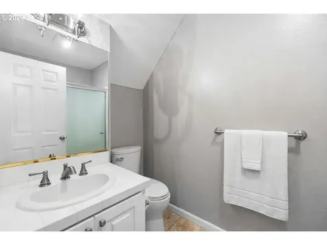 1915 NW Yorkshire Lane Portland OR 97229