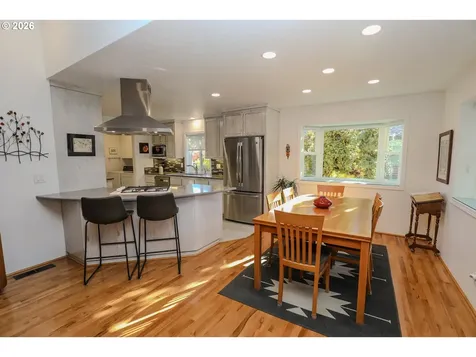 1682 NW Hopper Court Roseburg OR 97471