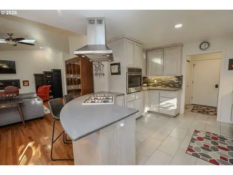 1682 NW Hopper Court Roseburg OR 97471
