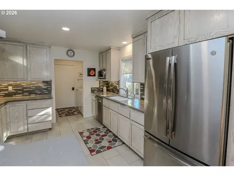 1682 NW Hopper Court Roseburg OR 97471