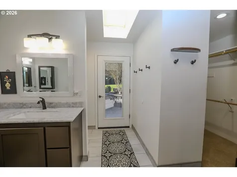 1682 NW Hopper Court Roseburg OR 97471