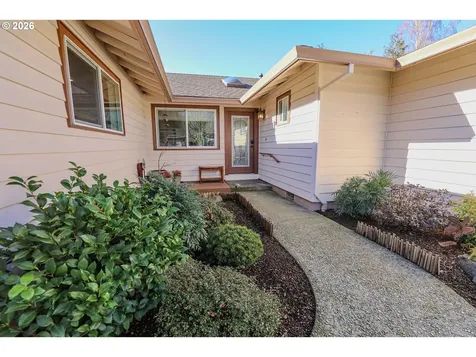 1682 NW Hopper Court Roseburg OR 97471