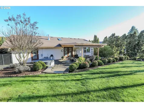 1682 NW Hopper Court Roseburg OR 97471
