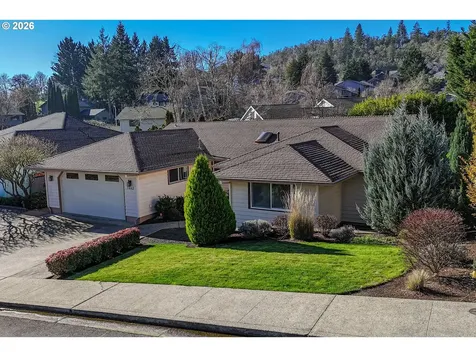 1682 NW Hopper Court Roseburg OR 97471