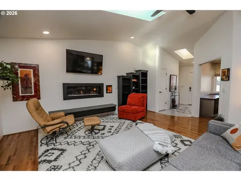 1682 NW Hopper Court Roseburg OR 97471