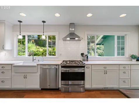 11 El Greco Street Lake Oswego OR 97035