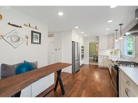 11 El Greco Street Lake Oswego OR 97035