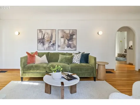 2837 NE 30th Avenue Portland OR 97212
