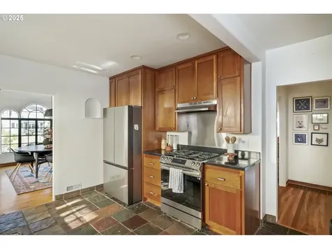 2837 NE 30th Avenue Portland OR 97212