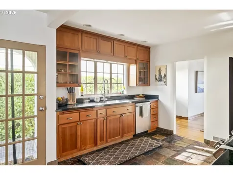 2837 NE 30th Avenue Portland OR 97212