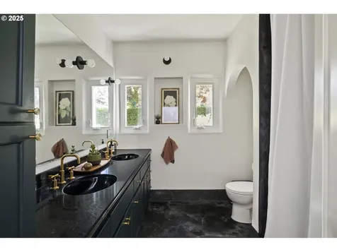 2837 NE 30th Avenue Portland OR 97212